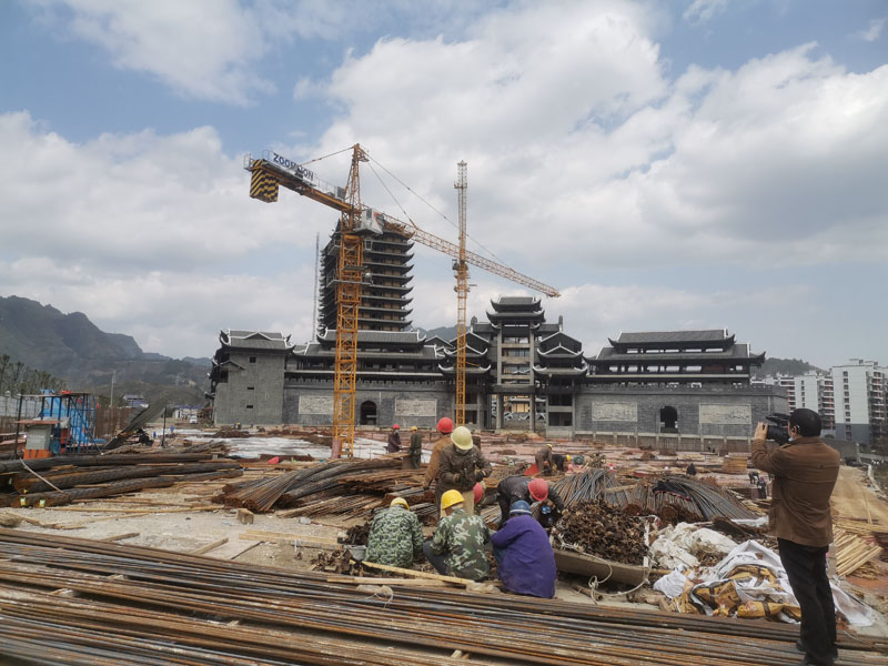 張家界國(guó)輝建材有限公司,張家界塔吊租賃,施工電梯租賃,重型吊車(chē)租賃,隨車(chē)吊租賃,辦公車(chē)輛